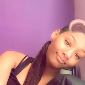 Meet your Posher, Eve